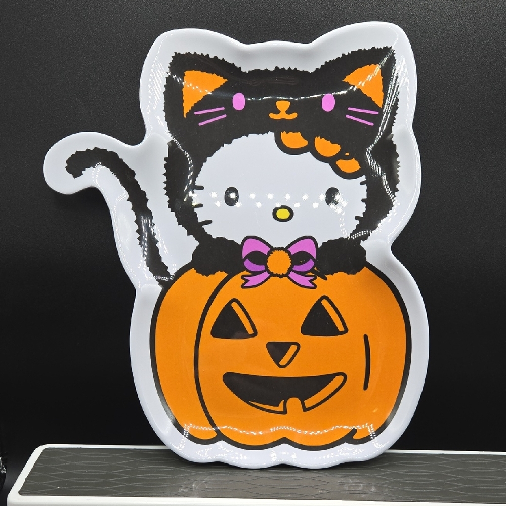 Hello Kitty Melamine Plate BNWOT